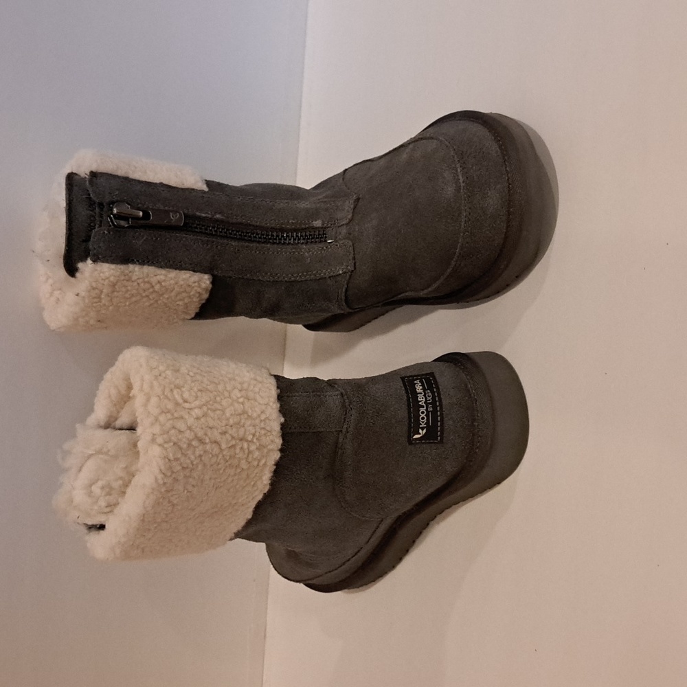 KOOLABURRA BY UGG size 9